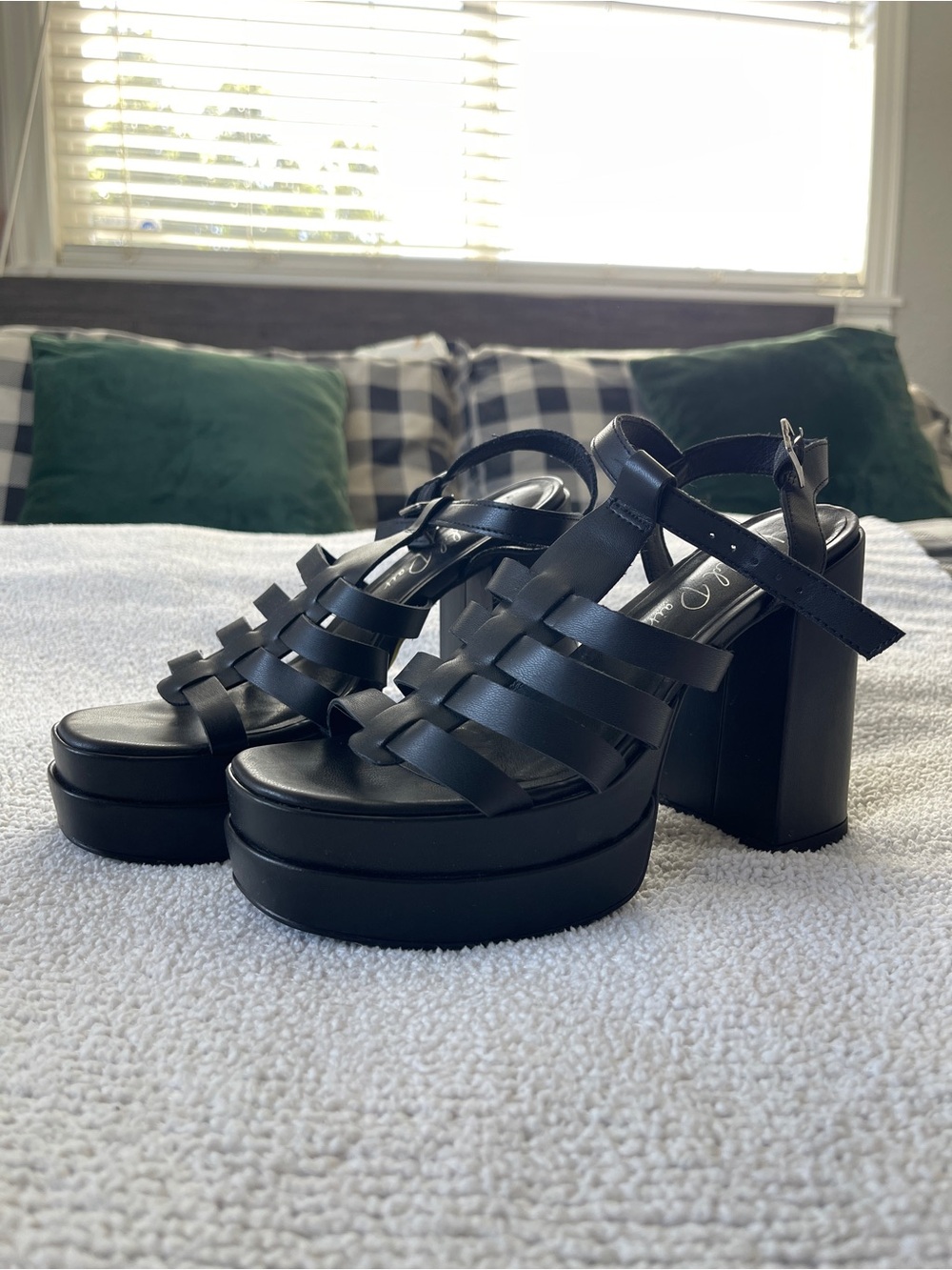 Wild Pair Women’s Black Platform Block Heel Strappy Sandals Size 7M Gladiator